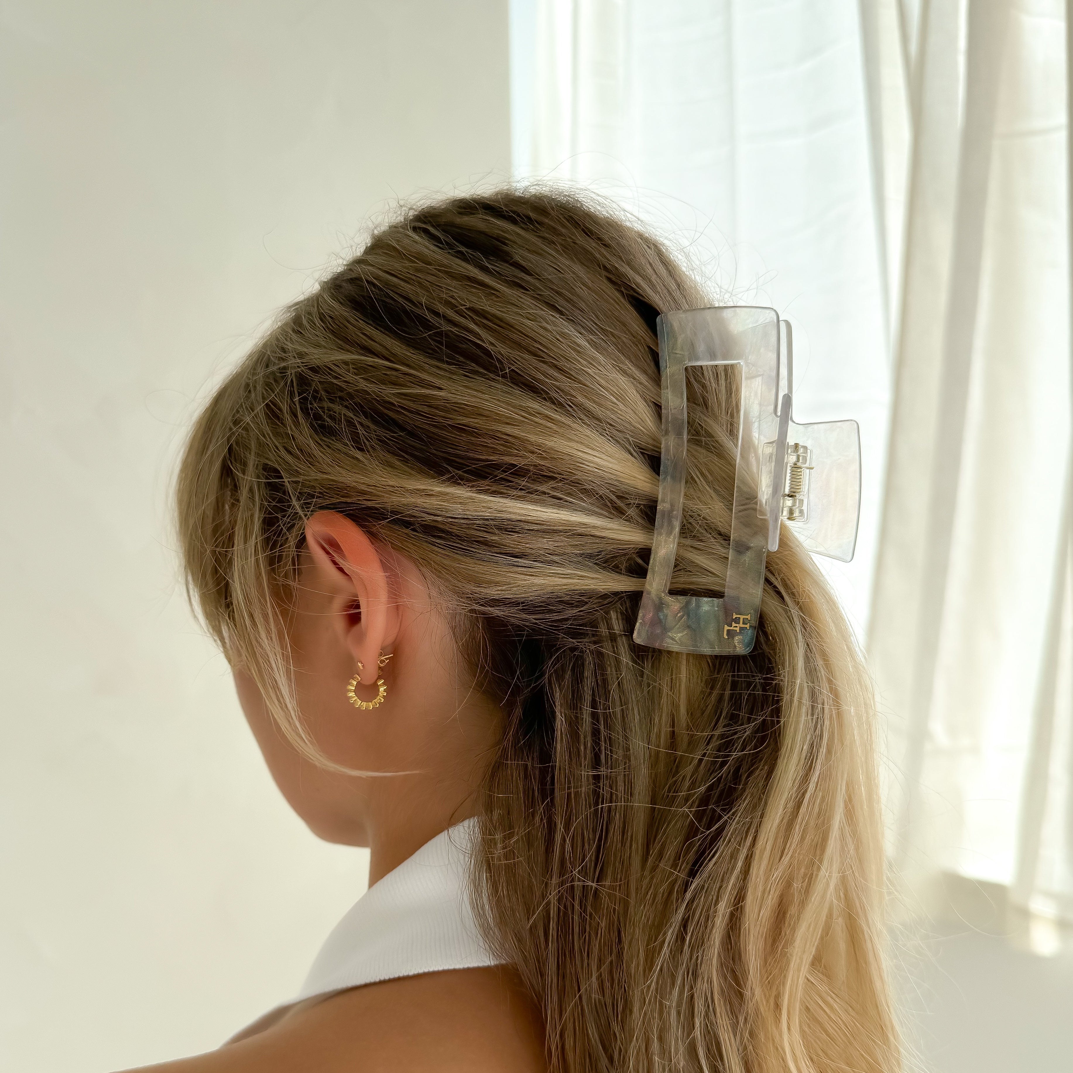 Ecofriendly Acetate Large Claw - Pearl